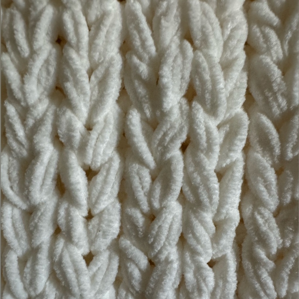 UGG RARE IVORY BRAIDED KNIT THROW - Picture 6 of 16